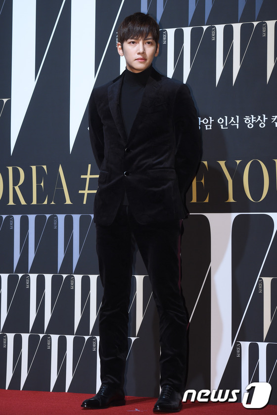 EXO樸信惠rain齊助陣公益活動 Jessica牽手妹妹鄭秀晶現身【組圖】