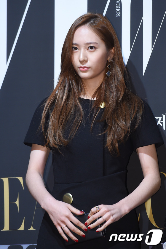 EXO樸信惠rain齊助陣公益活動 Jessica牽手妹妹鄭秀晶現身【組圖】