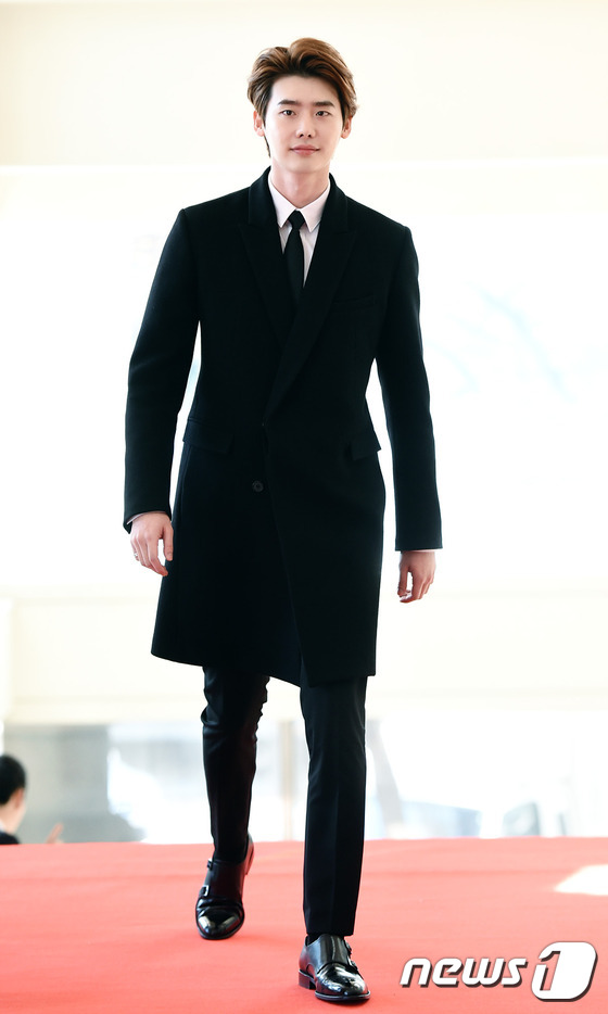 “大眾文化藝術獎”紅毯匯總 全智賢李鐘碩樸信惠JYJ盛裝出席【組圖】