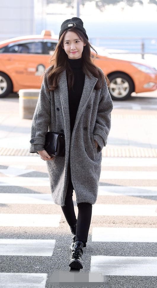 少女時代允兒美貌耀眼現身機場 簡約更顯可愛【組圖】