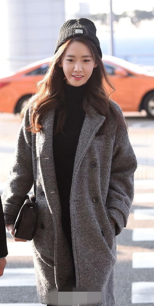 少女時代允兒美貌耀眼現身機場 簡約更顯可愛【組圖】