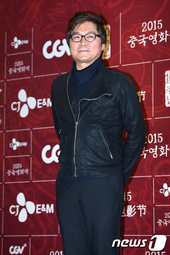 權相宇周冬雨攜手亮相 “中國電影節”首爾開幕【組圖】