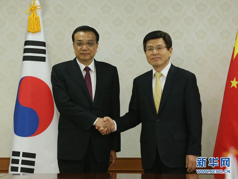 當地時間11月2日上午，中國國務院總理李克強在首爾韓國政府綜合大樓會見韓國國務總理黃教安。 新華社記者劉衛兵攝
