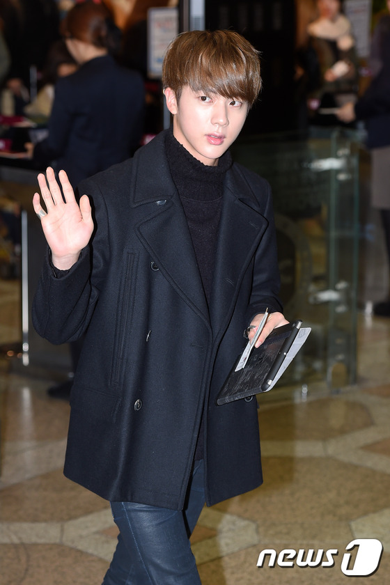 防彈少年團鄭淳元VIXX等現身機場飛北京 獻唱“中韓歌會”【組圖】