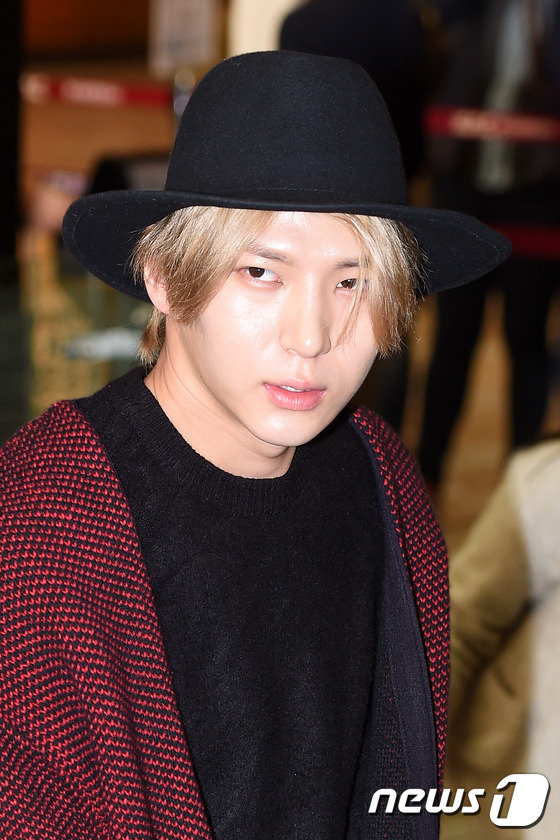 防彈少年團鄭淳元VIXX等現身機場飛北京 獻唱“中韓歌會”【組圖】