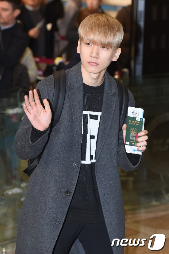 防彈少年團鄭淳元VIXX等現身機場飛北京 獻唱“中韓歌會”【組圖】