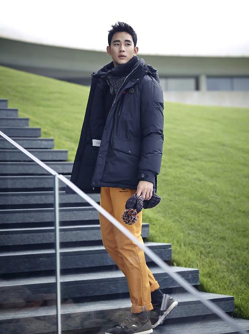 金秀賢冬季戶外寫真 盡顯干練帥氣多樣魅力【組圖】