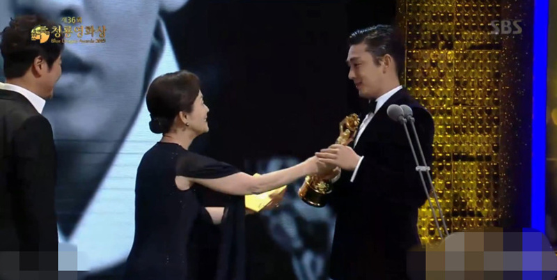 韓國青龍電影節圓滿落幕 劉亞仁李貞賢封帝后李敏鎬獲人氣獎【組圖】