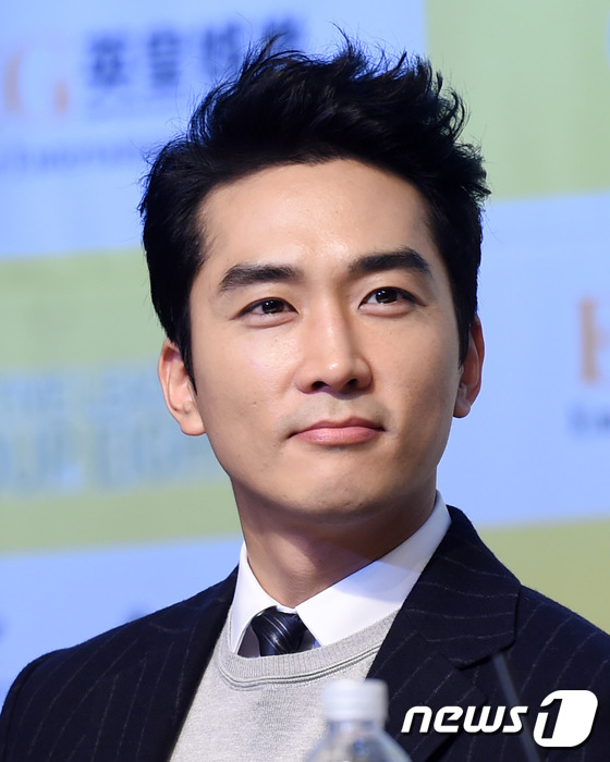 李英愛宋承憲出席《師任堂》見面會 不老顏值惹人贊【組圖】