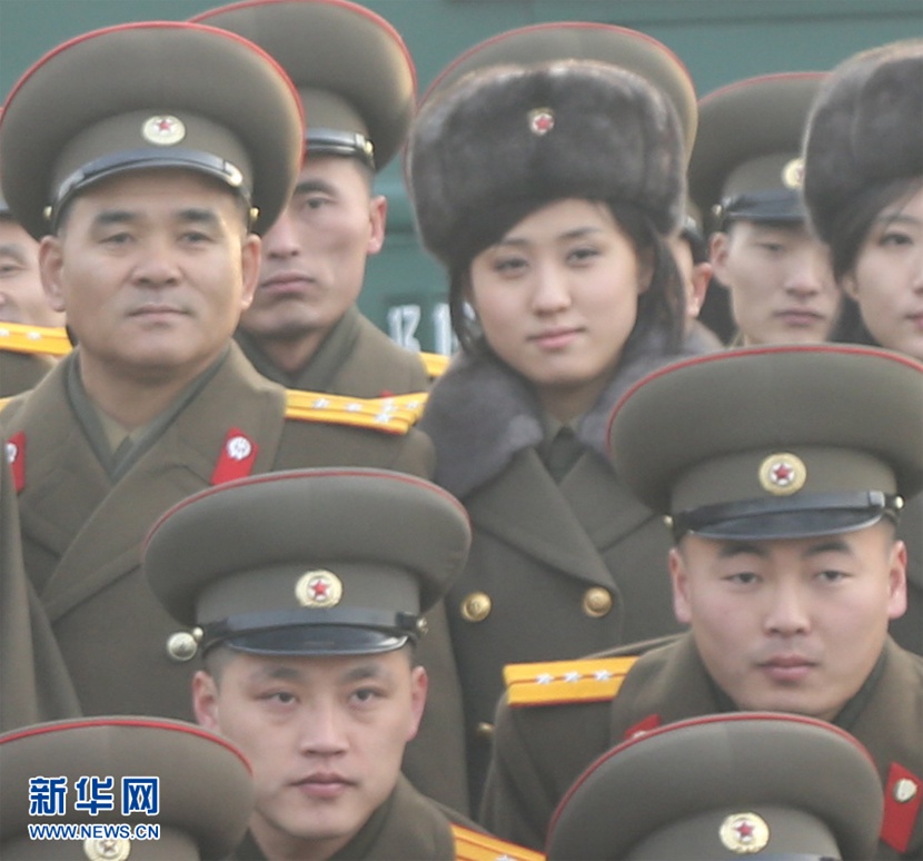 朝鮮功勛國家合唱團和牡丹峰樂團訪華 成員合影 （組圖）