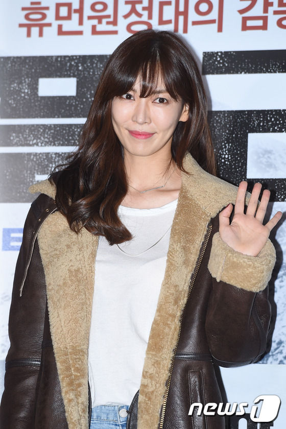 李鐘碩現身《喜馬拉雅》試映會 與玄彬同場比帥【組圖】