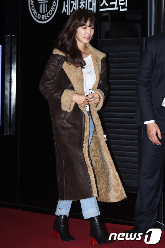 李鐘碩現身《喜馬拉雅》試映會 與玄彬同場比帥【組圖】