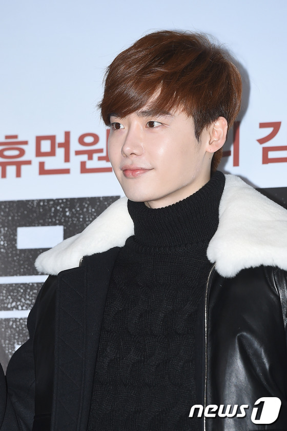 李鐘碩現身《喜馬拉雅》試映會 與玄彬同場比帥【組圖】