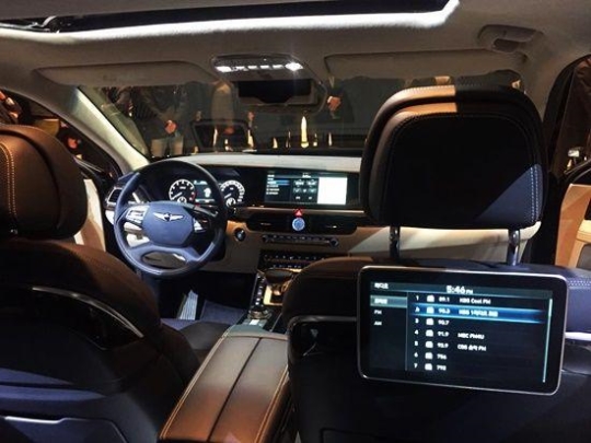 現代Genesis頂級轎車EQ900面世 預定量已超萬輛【組圖】