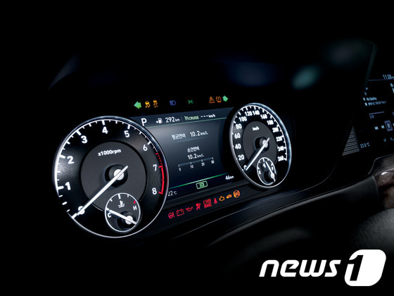 現代Genesis頂級轎車EQ900面世 預定量已超萬輛【組圖】