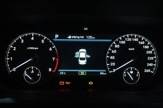 現代Genesis頂級轎車EQ900面世 預定量已超萬輛【組圖】