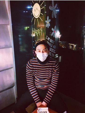 Bigbang權志龍獨游濟州島 口罩難掩好心情（圖）