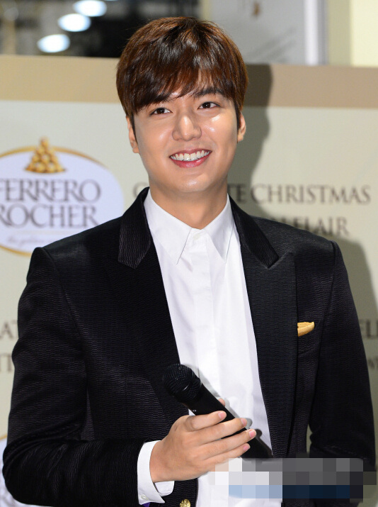 李敏鎬在韓出席活動 臉變圓但依舊帥氣迷人【組圖】