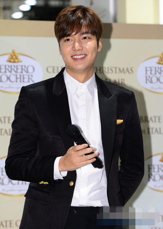 李敏鎬在韓出席活動 臉變圓但依舊帥氣迷人【組圖】