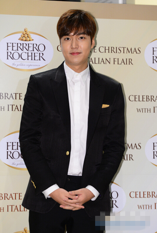 李敏鎬在韓出席活動 臉變圓但依舊帥氣迷人【組圖】