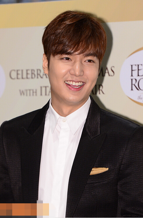 李敏鎬在韓出席活動 臉變圓但依舊帥氣迷人【組圖】