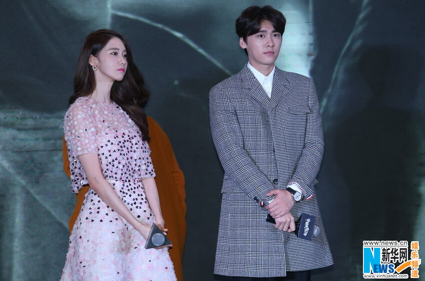 李易峰允兒同臺被贊“顏值逆天” 李易峰自謙顏值輸允兒【組圖】