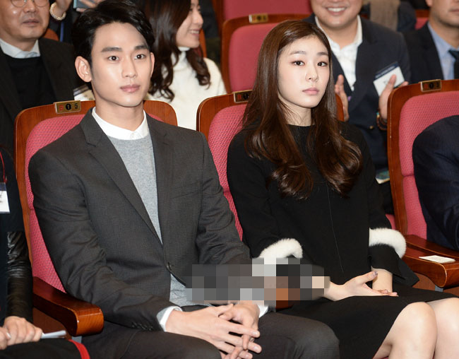 金秀賢與金妍兒同獲2015品牌大獎 溫暖微笑紳士范【組圖】