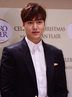 李敏鎬現身帥氣迷人