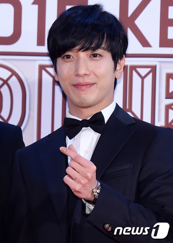 “KBS歌謠大祝祭”紅毯匯總 exo少女時代鄭容和Got7齊現身【組圖】