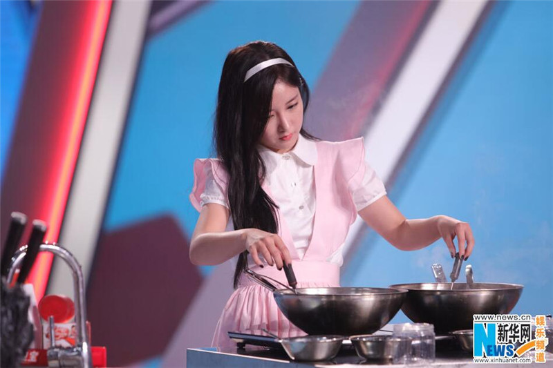T-ara變身“俏皮美廚娘”  現場教唱《可愛頌》萌力十足【組圖】