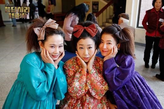 《請回答1988》本周大結局 惠利樸寶劍等依依不舍合影留念【組圖】