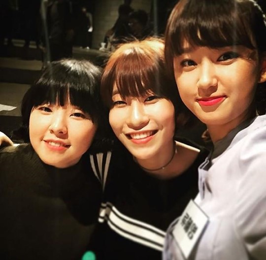 《請回答1988》本周大結局 惠利樸寶劍等依依不舍合影留念【組圖】