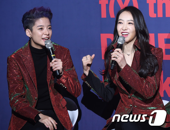 f(x)舉辦首場演唱會發布會 宋茜紅衣現身【組圖】