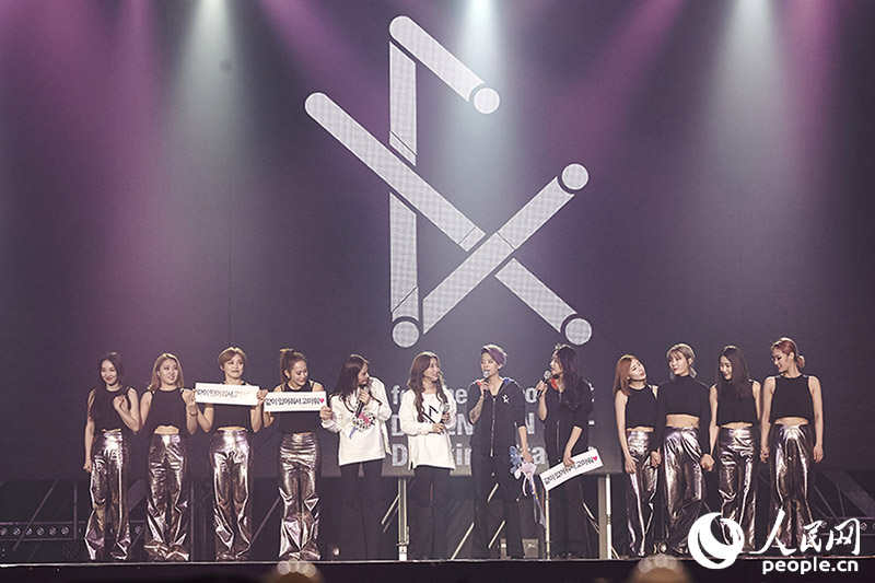 f(x)舉辦首場演唱會 宋茜公布官方粉絲團名為MeU【組圖】