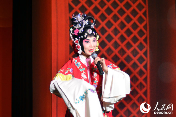 韓國上演“時尚京劇秀” 喜迎“歡樂春節”