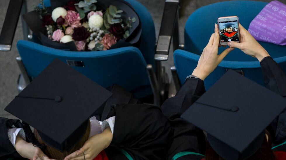 韓國名門女大迎畢業季 畢業生顏值“爆表”【組圖】