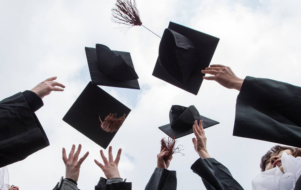 韓國名門女大迎畢業季 畢業生顏值“爆表”【組圖】