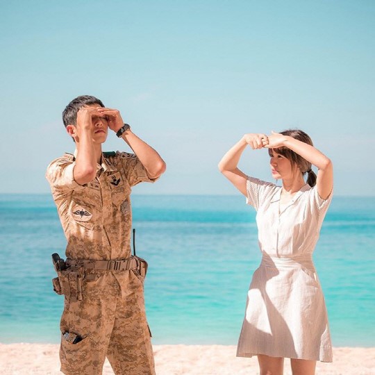 《太陽的后裔》演員自拍照盤點 宋仲基宋慧喬金智媛有愛照片大放送【組圖】