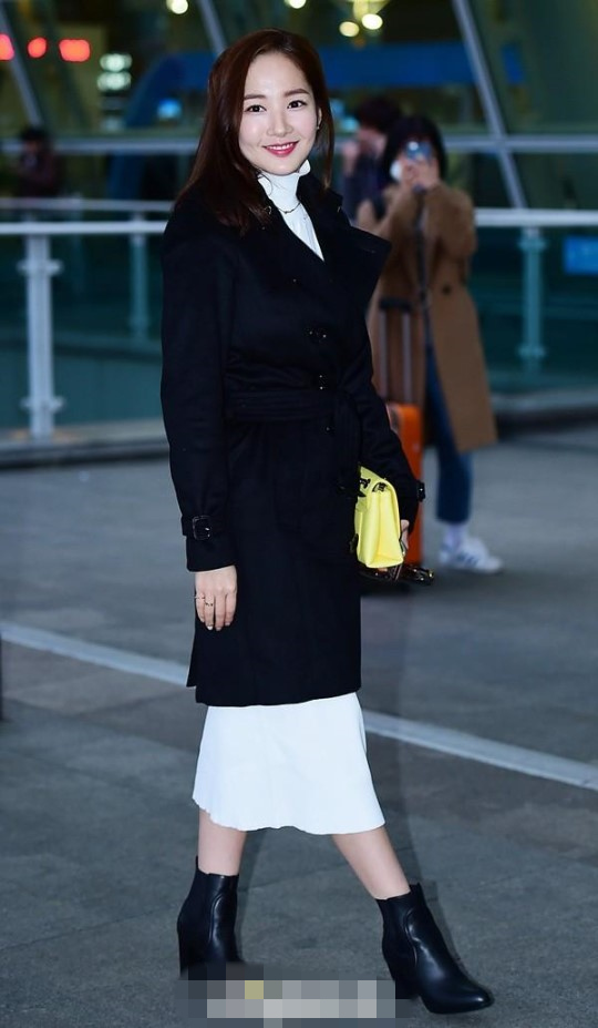 少女時代允兒秀英徐賢樸信惠秀智 跟韓國女星學早春風衣穿搭術【組圖】