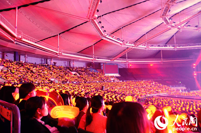 韓國最長壽偶像組合神話舉辦18周年演唱會【組圖】