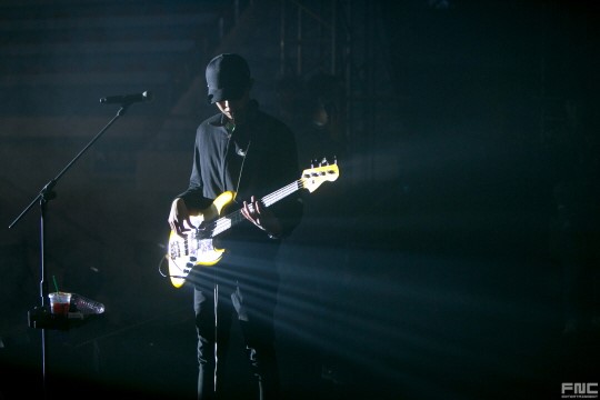 CNBlue演唱會花絮照 鄭容和李宗泫后臺搞怪【組圖】