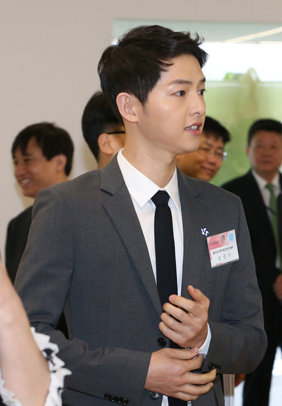 韓國總統出席文化館開館儀式 韓旅游大使宋仲基隨行【組圖】