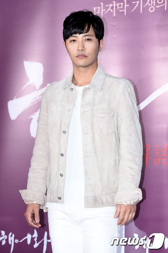 樸信惠驚艷亮相《解語花》試映會 晉九車太賢齊現身助陣【組圖】