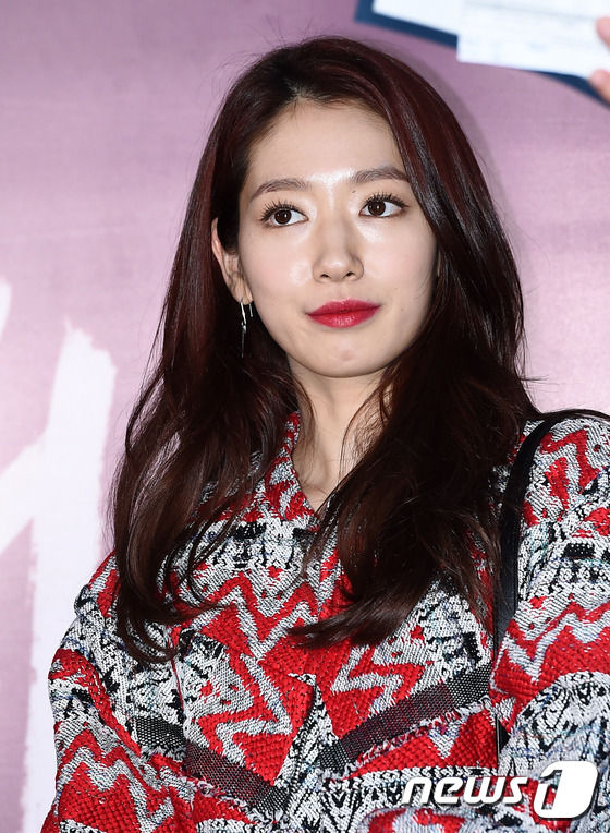 樸信惠驚艷亮相《解語花》試映會 晉九車太賢齊現身助陣【組圖】