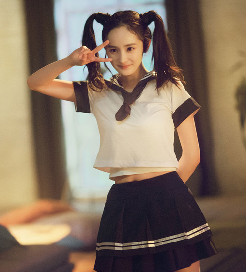 鹿晗《我去上學啦》花絮照曝光 易烊千璽宋慧喬吳亦凡等明星校服照盤點【組圖】