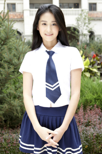 鹿晗《我去上學啦》花絮照曝光 易烊千璽宋慧喬吳亦凡等明星校服照盤點【組圖】