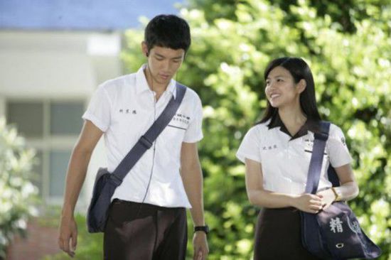 鹿晗《我去上學啦》花絮照曝光 易烊千璽宋慧喬吳亦凡等明星校服照盤點【組圖】