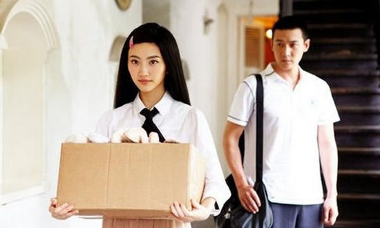 鹿晗《我去上學啦》花絮照曝光 易烊千璽宋慧喬吳亦凡等明星校服照盤點【組圖】