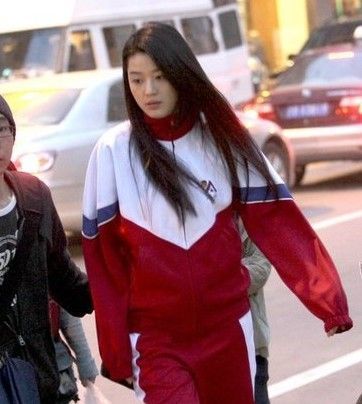 鹿晗《我去上學啦》花絮照曝光 易烊千璽宋慧喬吳亦凡等明星校服照盤點【組圖】