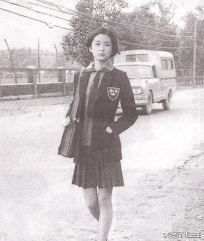 鹿晗《我去上學啦》花絮照曝光 易烊千璽宋慧喬吳亦凡等明星校服照盤點【組圖】